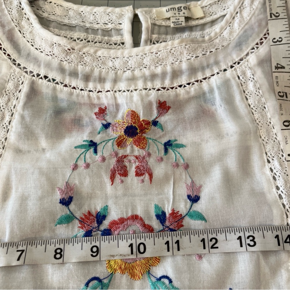 Umgee White Gauze Blouse Crochet & Floral Embroidery Detail M - Picture 5 of 11